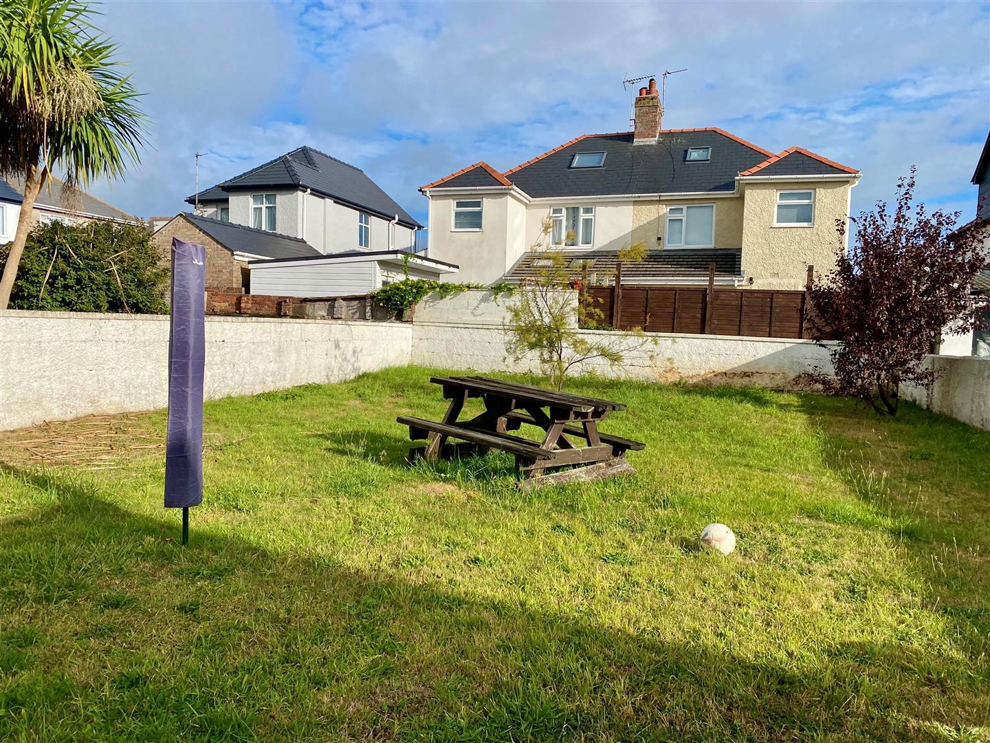 Park Avenue, Porthcawl, Bridgend County Borough CF36 3EP                         gh, CF